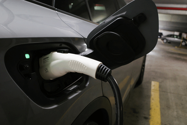 2032년까지 車배출가스 56% 감축…신차판매 67% 전기차 목표