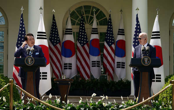 尹 “北 핵공격시 美핵무기 등 압도적 대응” 바이든 “정권 종말”