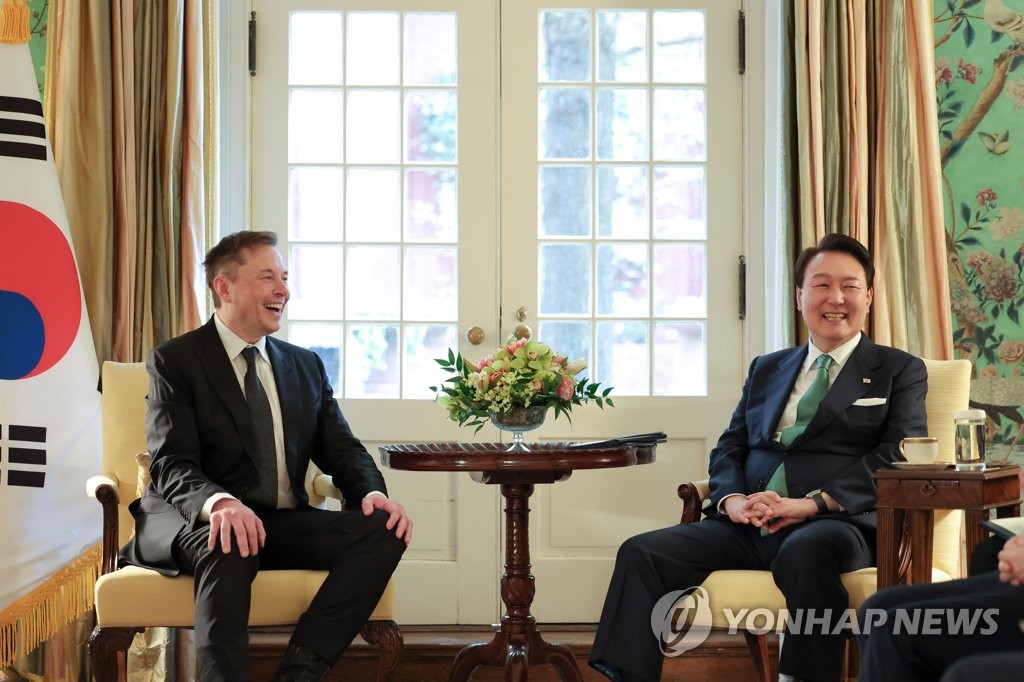 尹대통령, 일론 머스크 접견…기가팩토리 한국 투자 요청