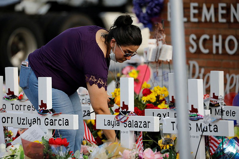 21명 희생된 텍사스 초교 총기 난사 1년…아물지 않는 상처