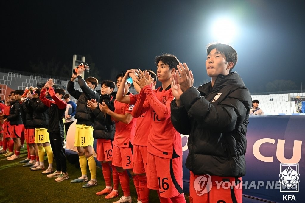 [U20월드컵] 한국 축구, 3회 연속 16강 진출…일본은 ‘탈락 위기’