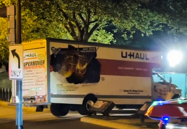 백악관 트럭 돌진 피의자 “미국 민주주의 끝내려 했다”
