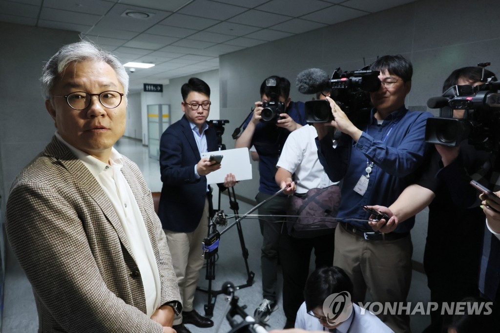 경찰 ‘한동훈 자료유출 의혹’ 최강욱 의원 수사