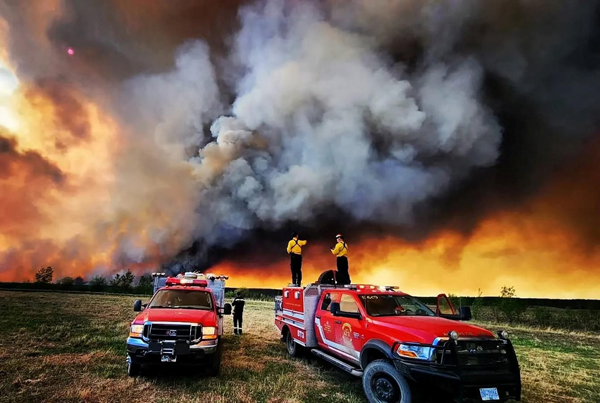 캐나다 산불 연기 美 동부까지 뒤덮어…1억명에 ‘건강’ 경보