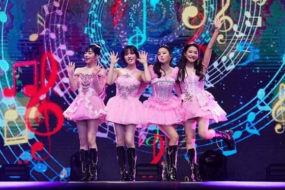 레드벨벳, 첫 유럽 투어 화려한 피날레 “모든 공연 행복”