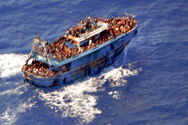 난민선 전복, 79명 사망