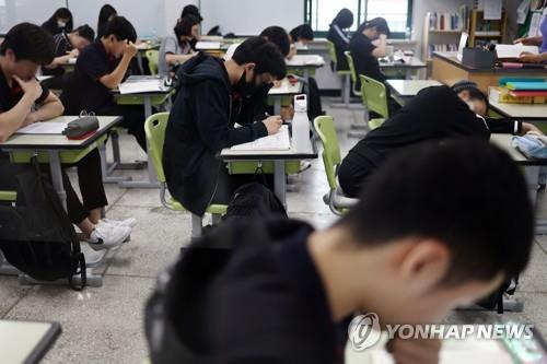 한국, 2025년부터 고교학점제 전면 시행…고1 내신 상대평가는 유지