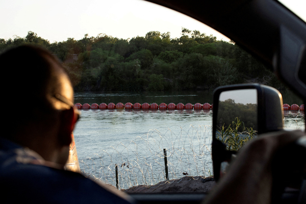 “텍사스 국경서 밀입국자 강물로 밀어라 명령”…군의관 폭로