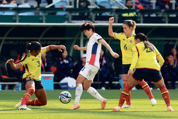 ‘16강 빨간불’ 한국, 콜롬비아 못 넘고 0-2 완패