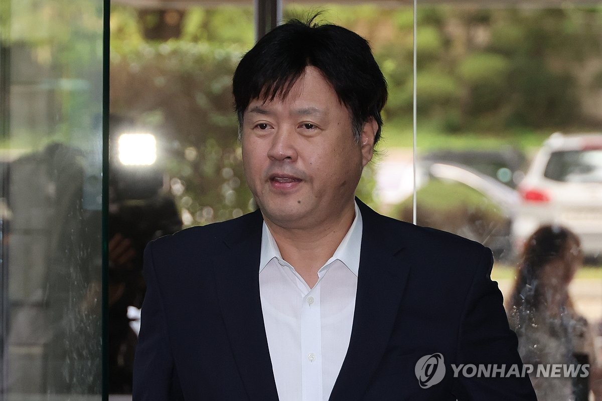 ‘이재명 측근’ 김용 징역12년 구형… “검은돈 선거” “억울”