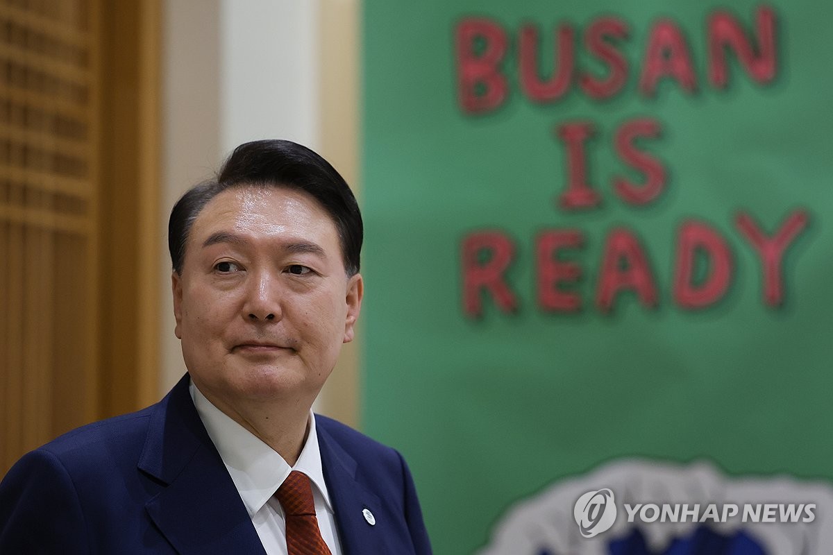 尹 지지율 32%…이재명 영장 청구 ‘정당’ 46%·’부당’ 37%