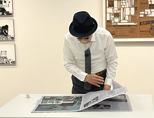 뉴욕에서 1시간 동안 한국 신문 읽은 한국 예술가