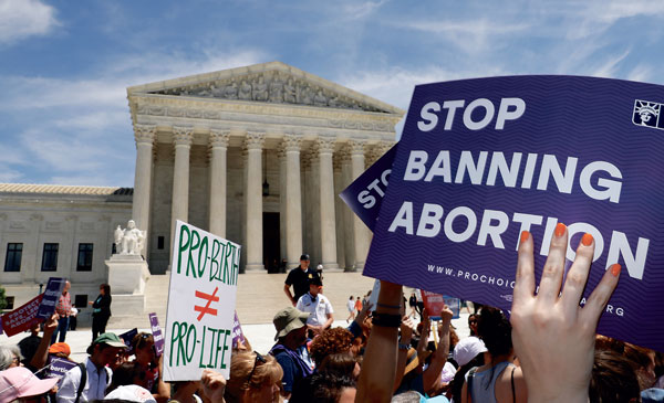 미국인 55% “낙태권 지지”… 대선 앞두고 사상 최고치 근접