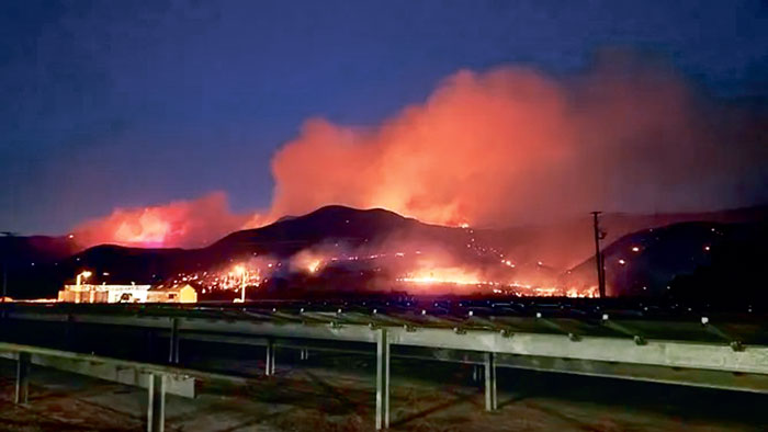 강풍속 대형 산불… 벤추라 주민 긴급 대피령