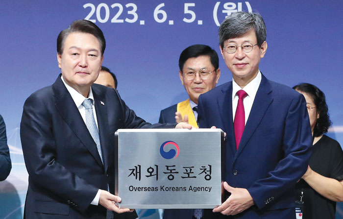 “재외동포 행사들 성공 개최… 민원 편의 개선”