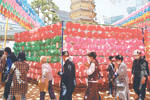 한국인, 불교에 대한 호감도 가장 높아