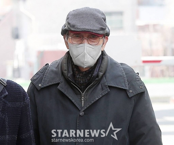 “괴롭고 참담”..오영수, 강제추행 혐의 징역 1년 구형