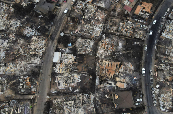 칠레 산불, 최소 122명 사망 …고온·강풍·난개발로 피해 커져