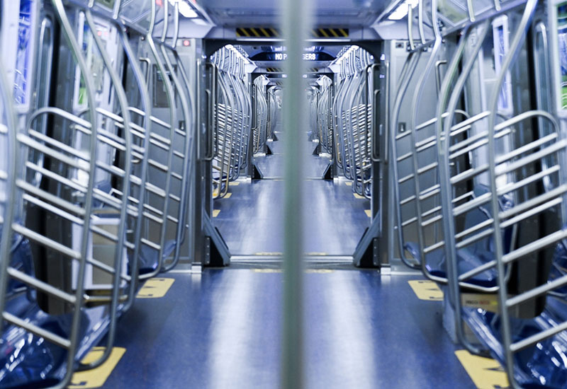 뉴욕지하철 ‘객실간 이동 가능’ 신형 전동차 도입… “美 최초”
