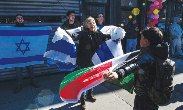 이스라엘-팔레스타인 지지 시위대 대치