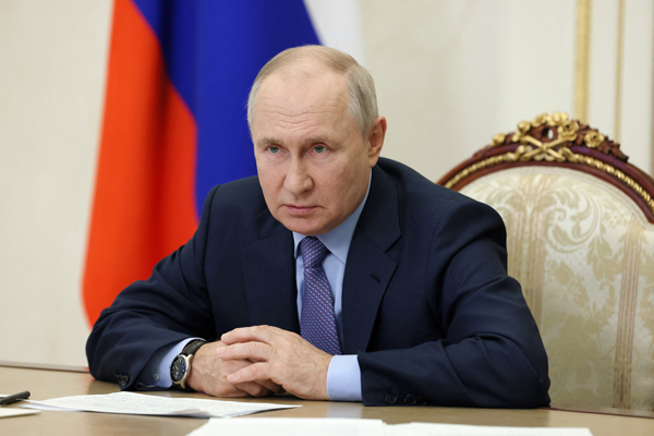 푸틴 “러, 핵무기 우주배치 계획 없어…가짜뉴스”