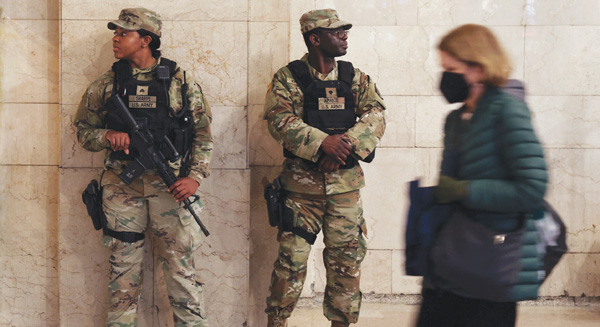 군대까지 동원해 지하철 ‘범죄와의 전쟁’