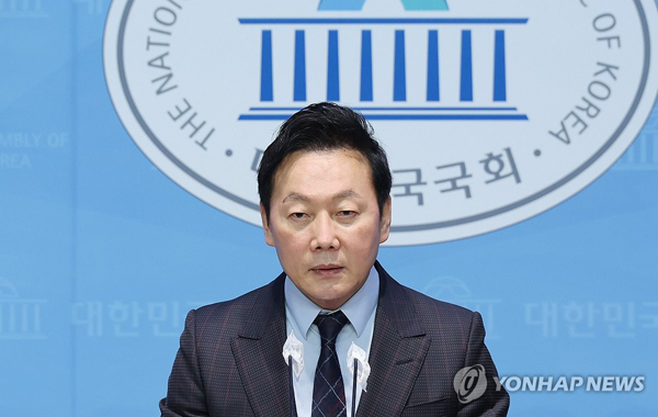 韓 민주, 정봉주 공천 취소… “지뢰 피해용사에 거짓사과 논란”