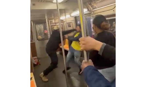 브루클린 전철 안에서 또 총격사건