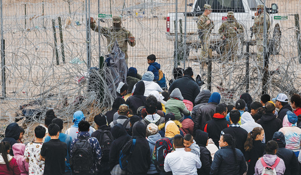 국경서 이민자 폭력사태 ‘대혼란’