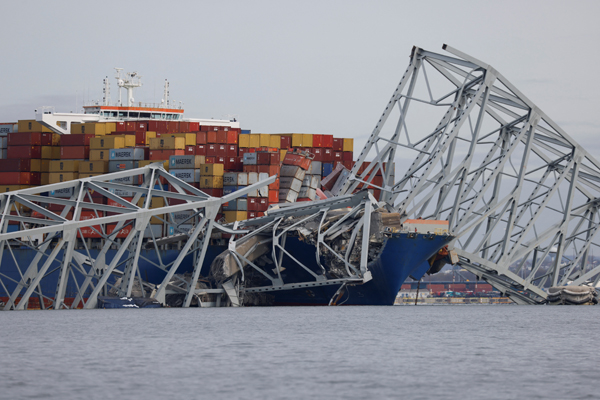 볼티모어항 대형교량, ‘선박 충돌’로 심야 붕괴…6명 실종