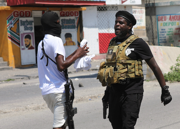 아이티 치안악화 부추긴 ‘美총기’…장난감 포장에 밀반입도