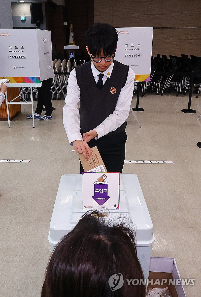 韓, 총선 사전투표 첫날 오후 5시 투표율 14.08%…623만명 참여