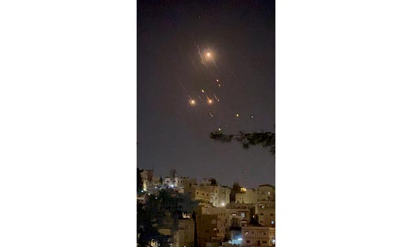 이란, 이스라엘 본토 전격 공습…중동‘폭풍 속으로