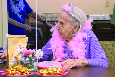 타코마 할머니 106살 생일잔치...“장수비결은 열심히 일하고 친절한 사람 되는 것”