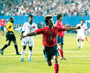 한국축구 베트남에 2-0 완승