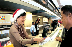 기내·공항창구서 ‘산타 차림’서비스 인기