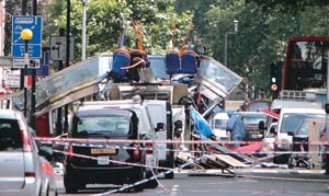 런던 연쇄 폭탄테러 37명 사망