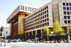 FBI 본부 ‘후버 빌딩’ “더러운 이름 없애자”