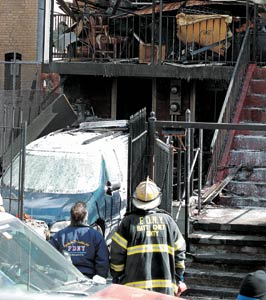 뉴욕 3층주택 화재 어린이 등 9명 숨져