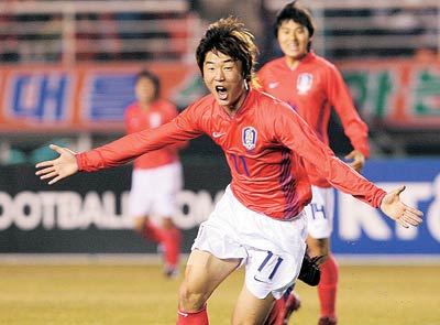 한국축구 베이징행 3연승…우즈베키스탄 격파