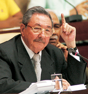 쿠바 국가평의회 의장에 동생 라울 카스트로 선출