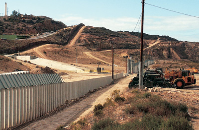 멕시코 장벽 “환경 뒷전” 반발