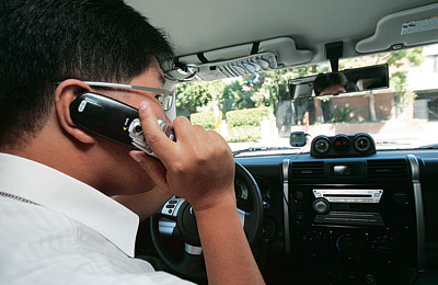 강화되는 운전법규 ‘7월부터 셀폰통화 금지’