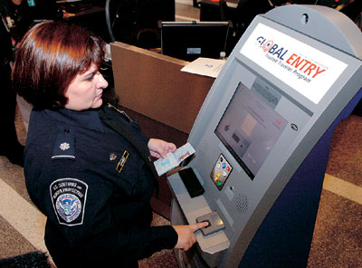 입국수속을 ATM으로? ‘글로벌 엔트리’가동