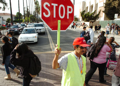 “학교 앞 횡단보도 안전대책 마련하라” 한인 학부모들 서명운동