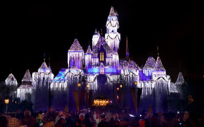 ‘숲속의 잠자는 공주’겨울성 공개 디즈니 연말축제 개막