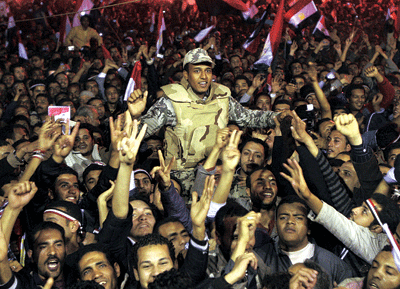 시위 18일만에… 이집트 시민혁명 해냈다