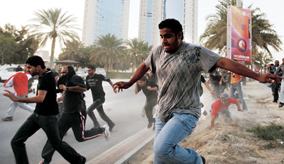시위대에 발포·수류탄 ‘피의 금요일’