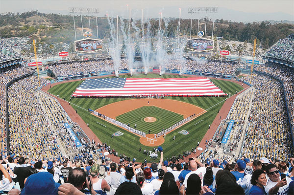 ‘Go Dodgers!’홈 개막전 열기