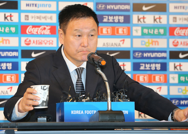 한국축구 홍명보호로 계속 간다